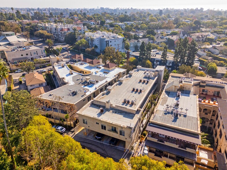 More Photos Of 16117 W Sunset Blvd, Pacific Palisades Apartments For Sale