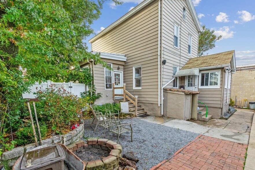 More Photos Of 14-27 128th St, College Point Veterinarian Kennel For Lease