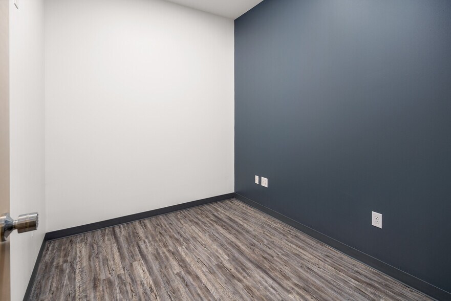 More Photos Of 1790 King Arthur Blvd, Carrollton Coworking Space