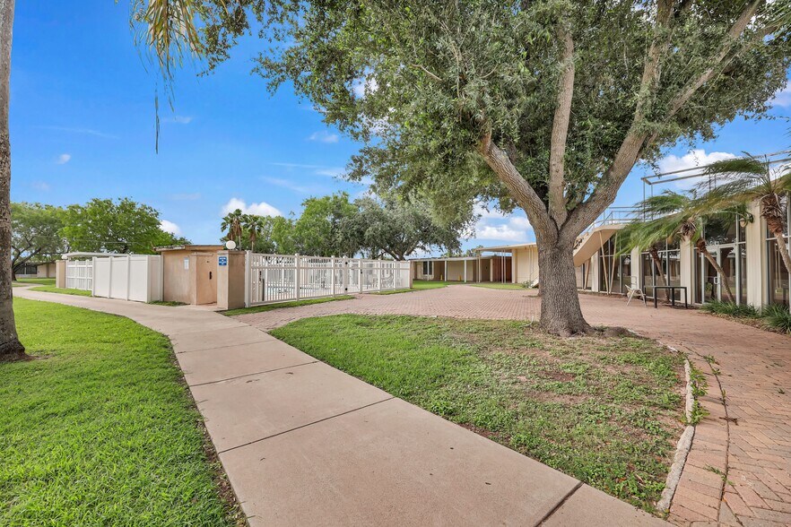 More Photos Of 1903 S Closner Blvd, Edinburg Hotel For Sale