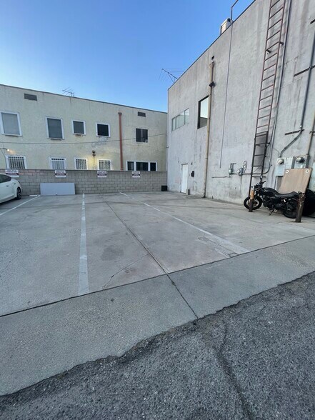 More Photos Of 715 N Ridgewood Pl, Los Angeles Office For Lease