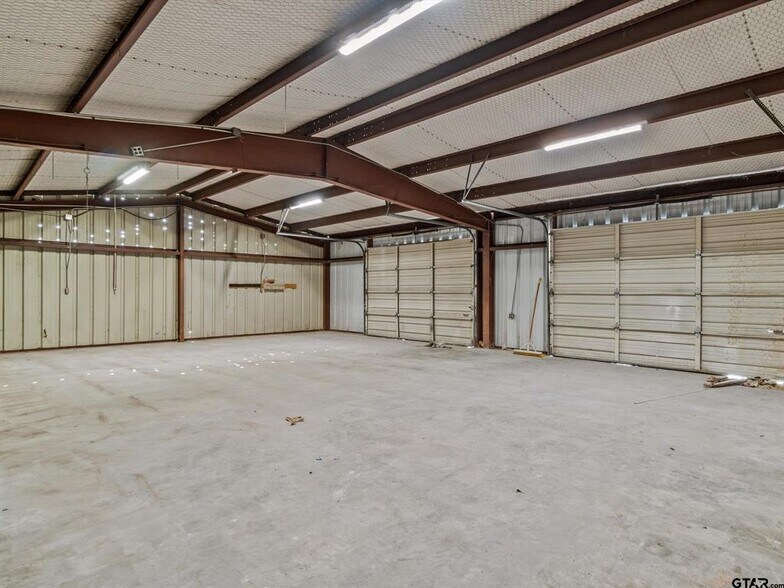 More Photos Of 702 Blackjack St, Winnsboro Flex For Sale