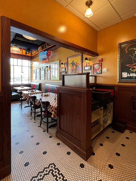 More Photos Of 1493-1505 S Randall Rd, Algonquin Storefront Retail Office For Lease