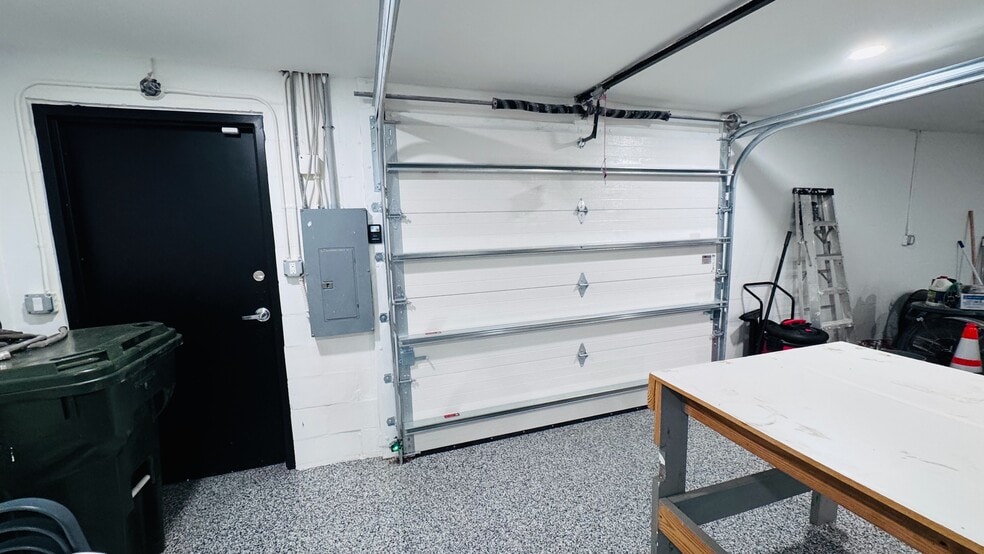 More Photos Of 1012 N Nova Rd, Daytona Beach Industrial For Sale