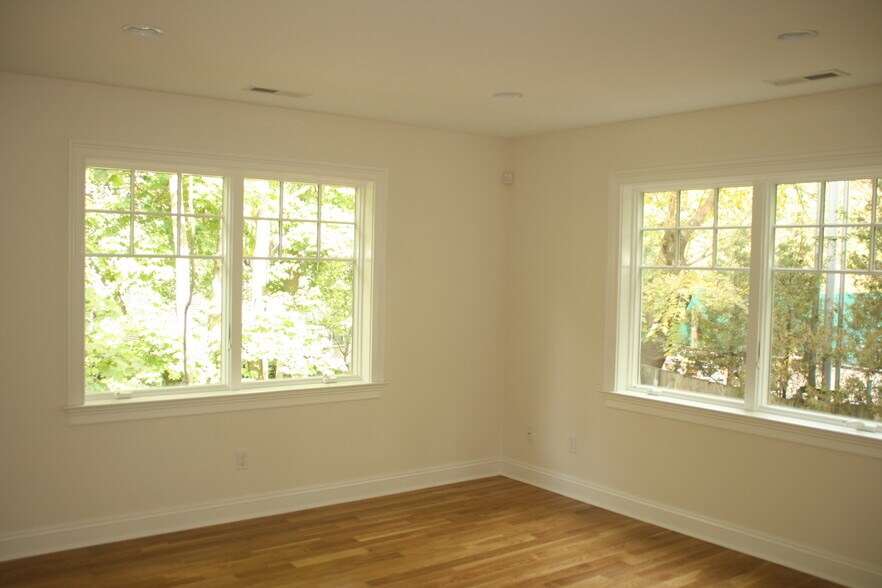 More Photos Of 1385 E Putnam Ave, Old Greenwich Office Residential For Sale