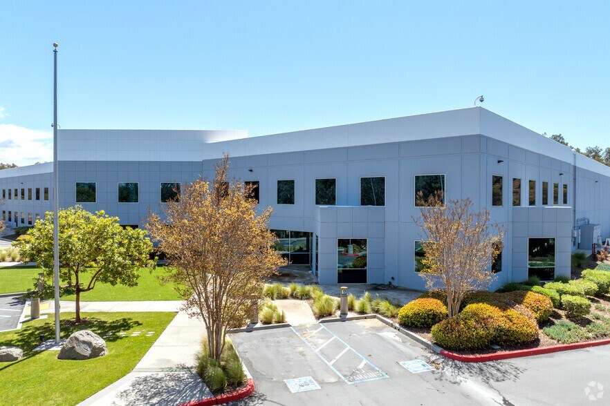 More Photos Of 2611 Business Park Dr, Vista Manufacturing For Lease