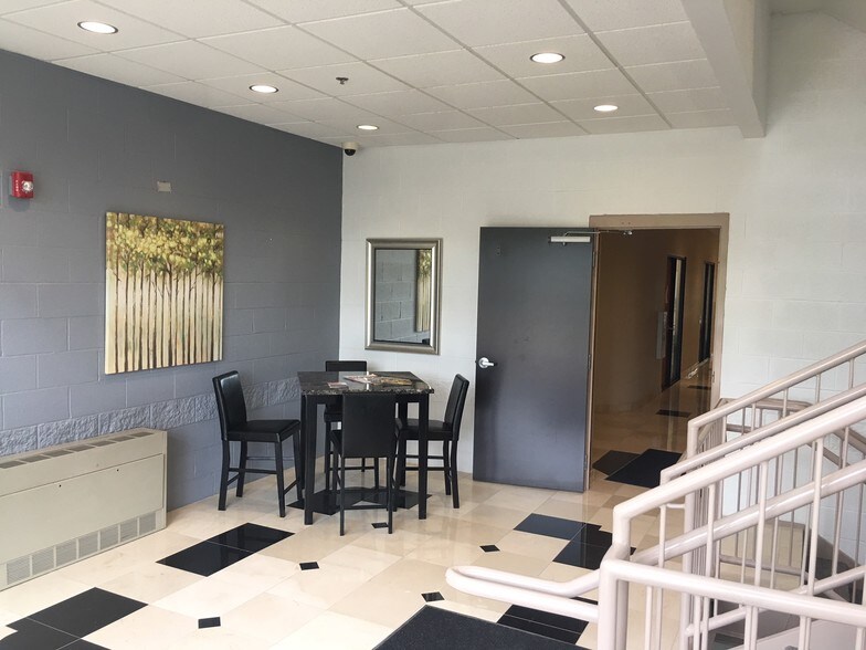 More Photos Of 822 Kumho Dr, Fairlawn Medical For Lease