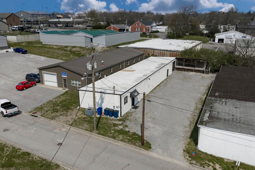 More Photos Of 422 Fryes Ln, Danville Sports And Entertainment For Sale