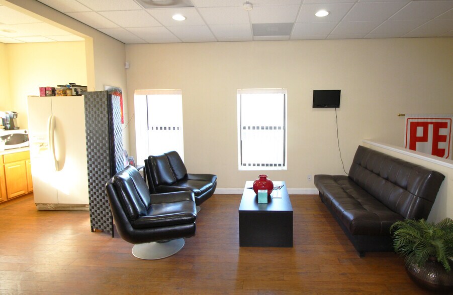 More Photos Of 5011 Vernon Rd, Jacksonville Manufacturing For Lease