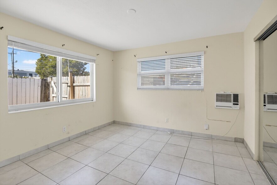 More Photos Of 4825 NE 23rd Ave, Fort Lauderdale Apartments For Sale
