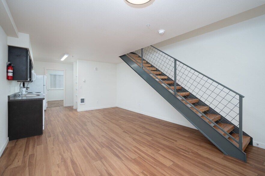 More Photos Of 5750 NE 34th St, Vancouver Apartments For Sale