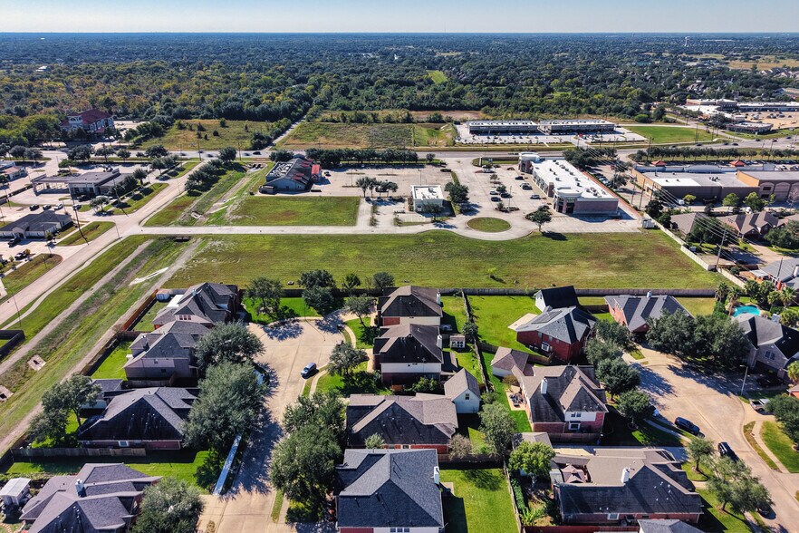 More Photos Of 9121 Broadway St, Pearland Storefront For Lease