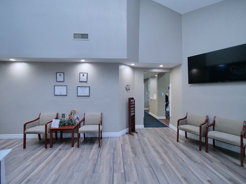 More Photos Of 905 Secret River Dr, Sacramento Medical For Sale