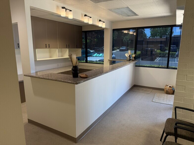 More Photos Of 23191-23193 La Cadena Dr, Laguna Hills Office For Sale