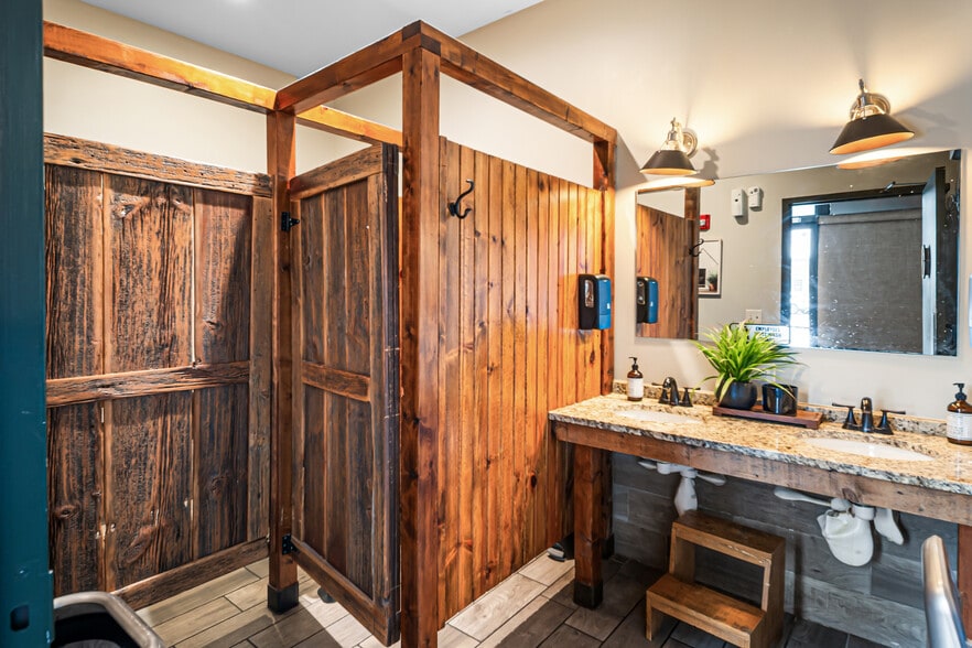 More Photos Of 40W188 Campton Crossings Dr, St Charles Restaurant For Sale