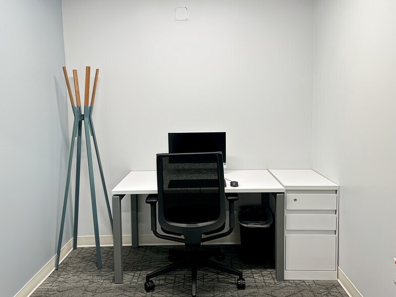 More Photos Of 3117 Whiting Ave, Charlotte Coworking Space