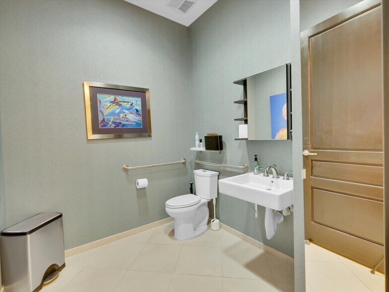 More Photos Of 2890 W State Road 84, Fort Lauderdale Office For Sale