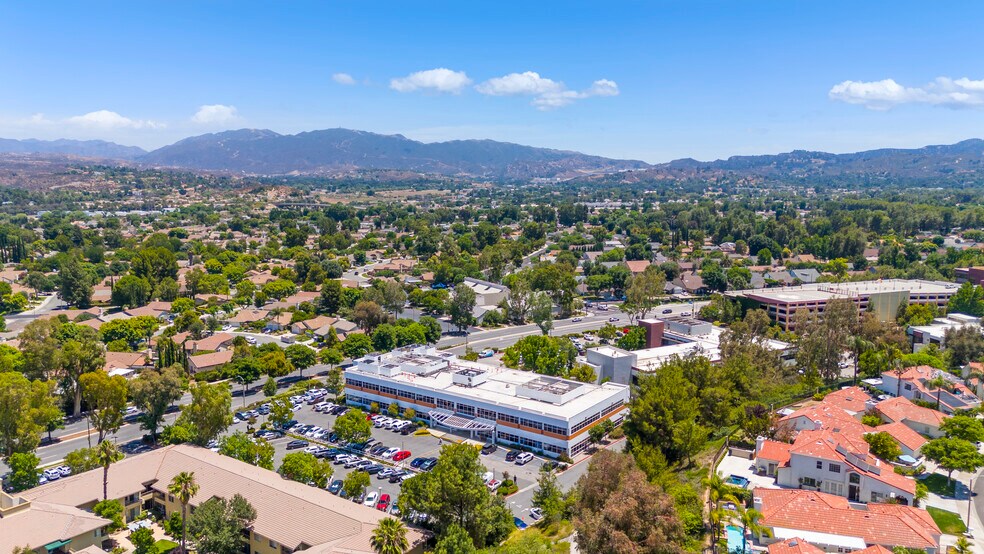 More Photos Of 25775 McBean Pky, Valencia Medical For Lease