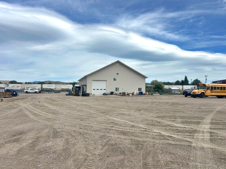 More Photos Of 13207 N Dekay Rd, Pocatello Warehouse For Sale