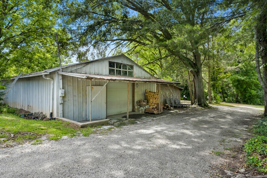 More Photos Of 207 Westminster Hwy, Westminster Specialty For Sale