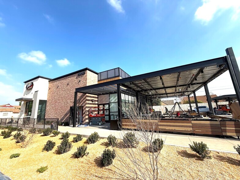 More Photos Of 1303 Bristol St, Santa Ana Fast Food For Sale