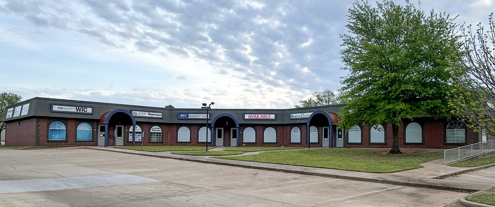 Primary Photo Of 500-514 W Atlanta St, Broken Arrow Medical For Lease