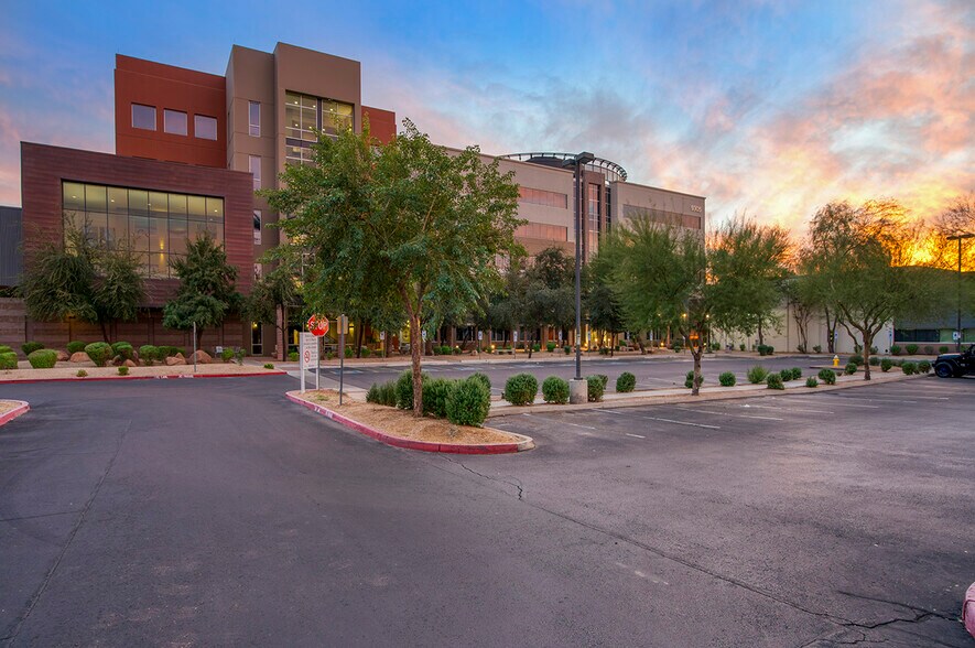 More Photos Of 9305 W Thomas Rd, Phoenix Medical For Lease