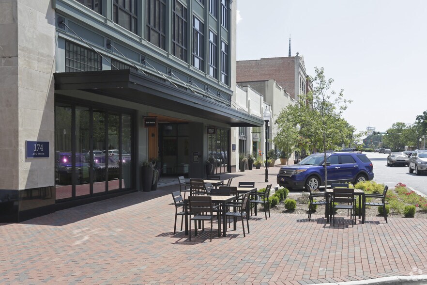 More Photos Of 174 E Main St, Spartanburg Apartments For Lease