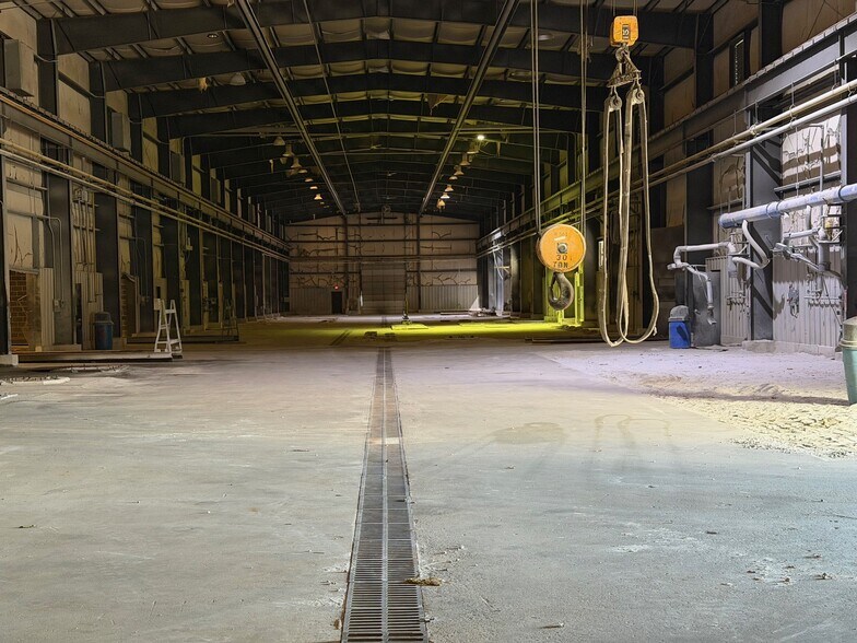 More Photos Of 293 Granite Quarry Trail Trl, Mount Airy Industrial For Lease