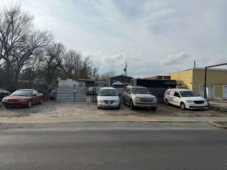 More Photos Of 8904 Cullen blvd, Houston Land For Sale