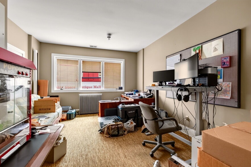 More Photos Of 162-166 N Main St, Broadway Office For Sale