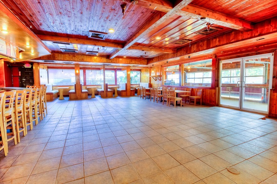 More Photos Of 2214 Mangum Rd, Houston Storefront Retail Office For Lease