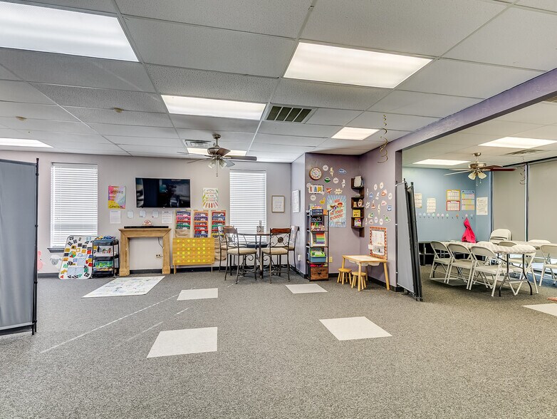 More Photos Of 17311 NE 23rd St, Choctaw Office For Sale