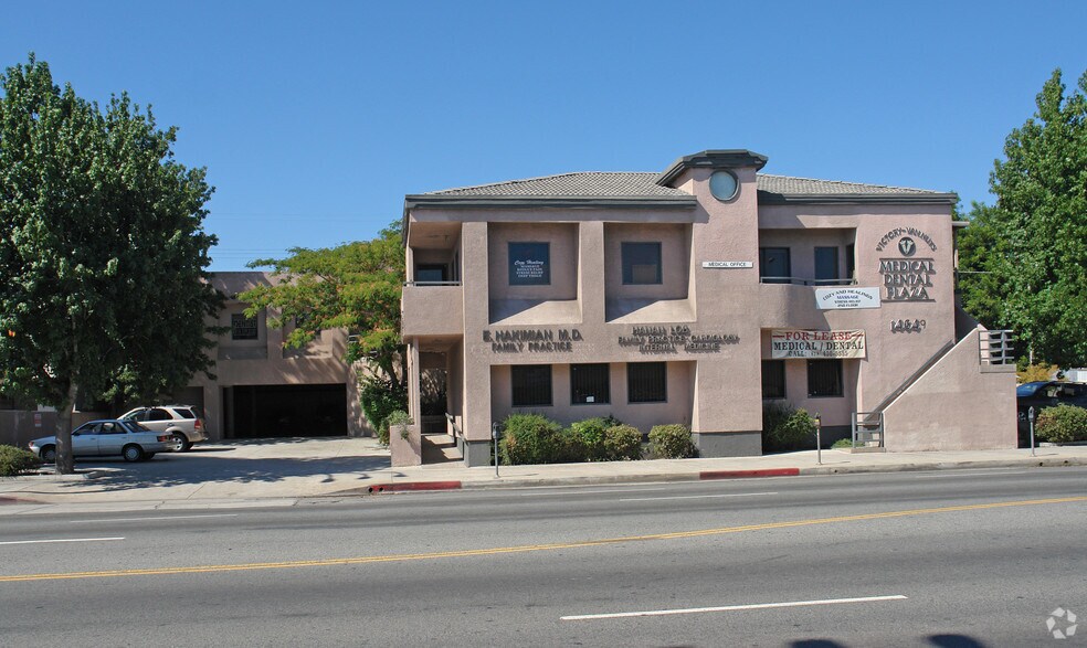 Primary Photo Of 14649 Victory Blvd, Van Nuys Medical For Lease