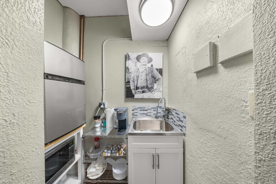 More Photos Of 101 E Jefferson St, Winterset Office For Sale