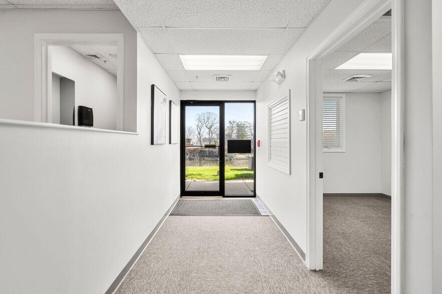 More Photos Of 19 Bridge St, Kittery Coworking Space