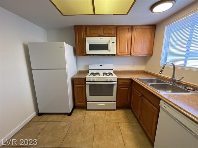 More Photos Of 2916 Karen Ave, Las Vegas Apartments For Sale