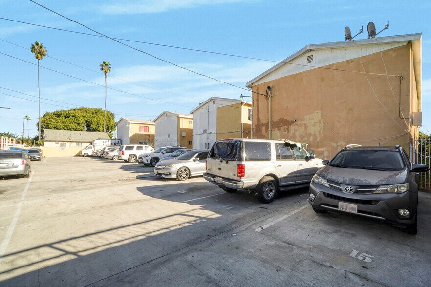 More Photos Of 7509-7521 S Broadway, Los Angeles Apartments For Sale