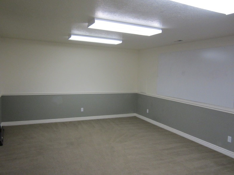 More Photos Of 194 E 860 S, Orem Office For Lease