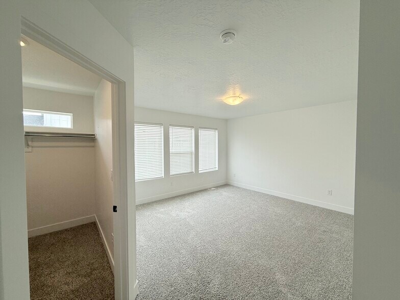 More Photos Of , Sandy Multifamily For Sale