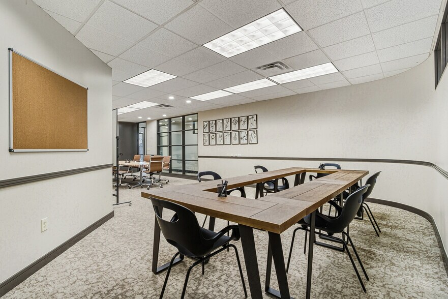 More Photos Of 5801 Logan St, Denver Research And Development For Lease