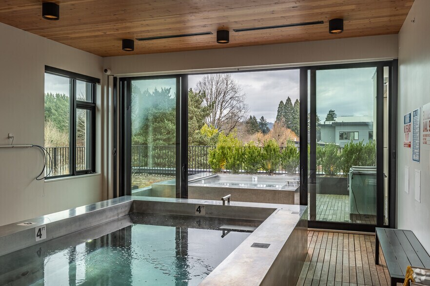 More Photos Of 2871 SE Division St, Portland Apartments For Lease