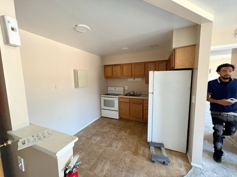 More Photos Of 18401 Joy Rd, Detroit Apartments For Sale