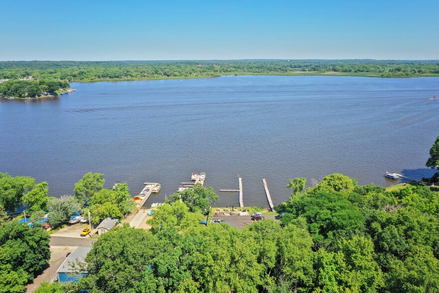 More Photos Of 115 Nippersink Blvd, Fox Lake Hospitality For Sale