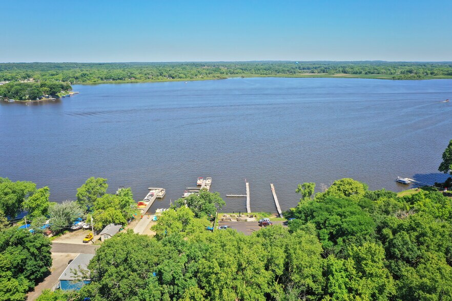 More Photos Of 115 Nippersink Blvd, Fox Lake Hospitality For Sale