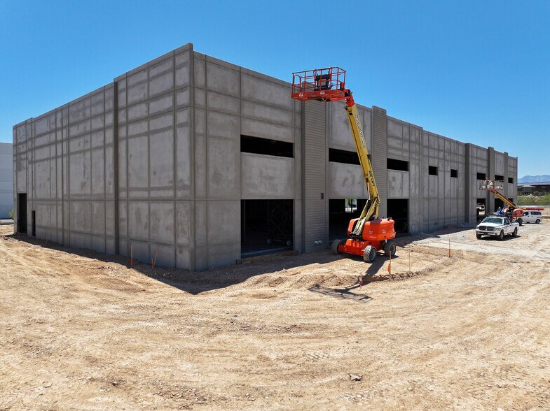 More Photos Of 5765 W Sunset Rd, Las Vegas Distribution For Sale