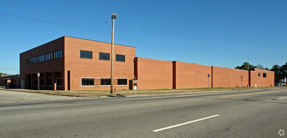 More Photos Of 905 Herring Ave, Wilson Manufacturing For Lease
