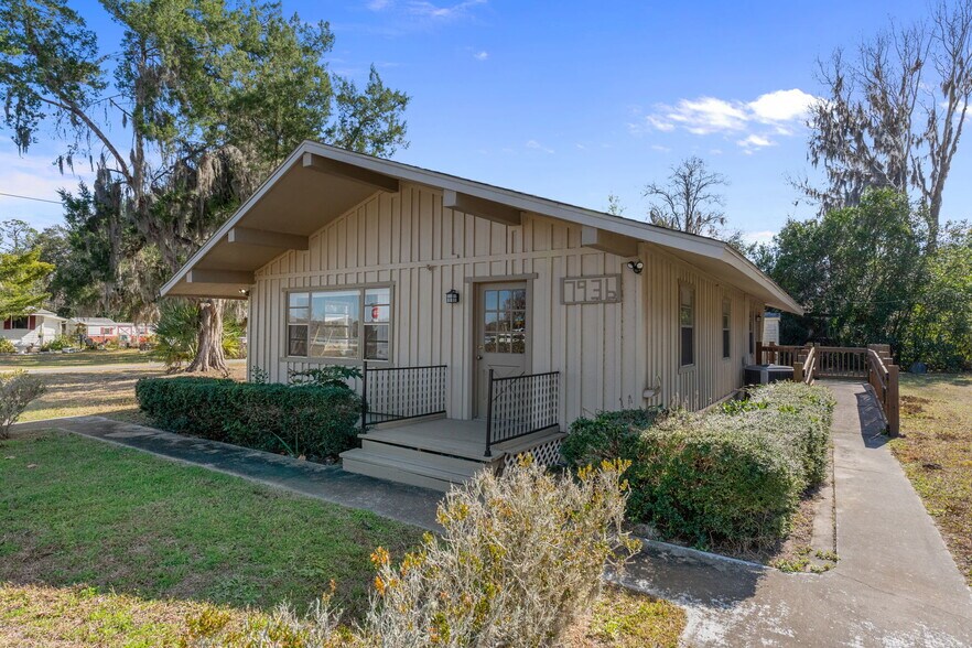 Primary Photo Of 7936 E Gulf To Lake Hwy, Inverness Medical For Sale
