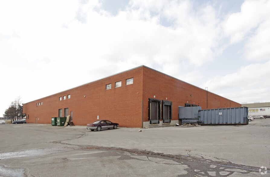 More Photos Of 94-100 Carrier Dr, Toronto Warehouse For Lease