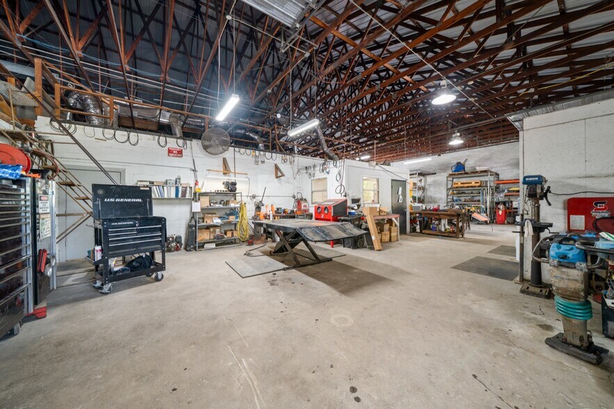 More Photos Of 7722 SE 126th Pl, Belleview Warehouse For Lease